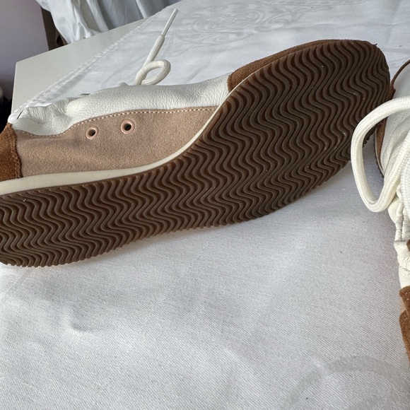 Tory Burch suede and leather retro sneaker - Picture 11 of 12